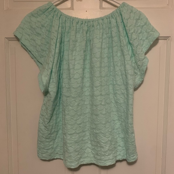 3/$12 — Old Navy A-Line Textured Flutter Top sz16 - Picture 2 of 4